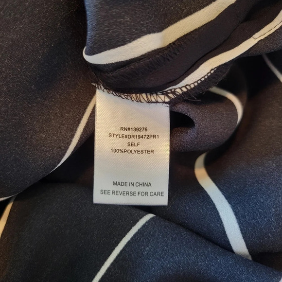 NWT DR 2 off the shoulder ruffle top. Black with white stripes. Size M medium - Picture 5 of 8